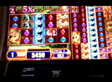 305% Meaitseáil bónas ag Casino Max